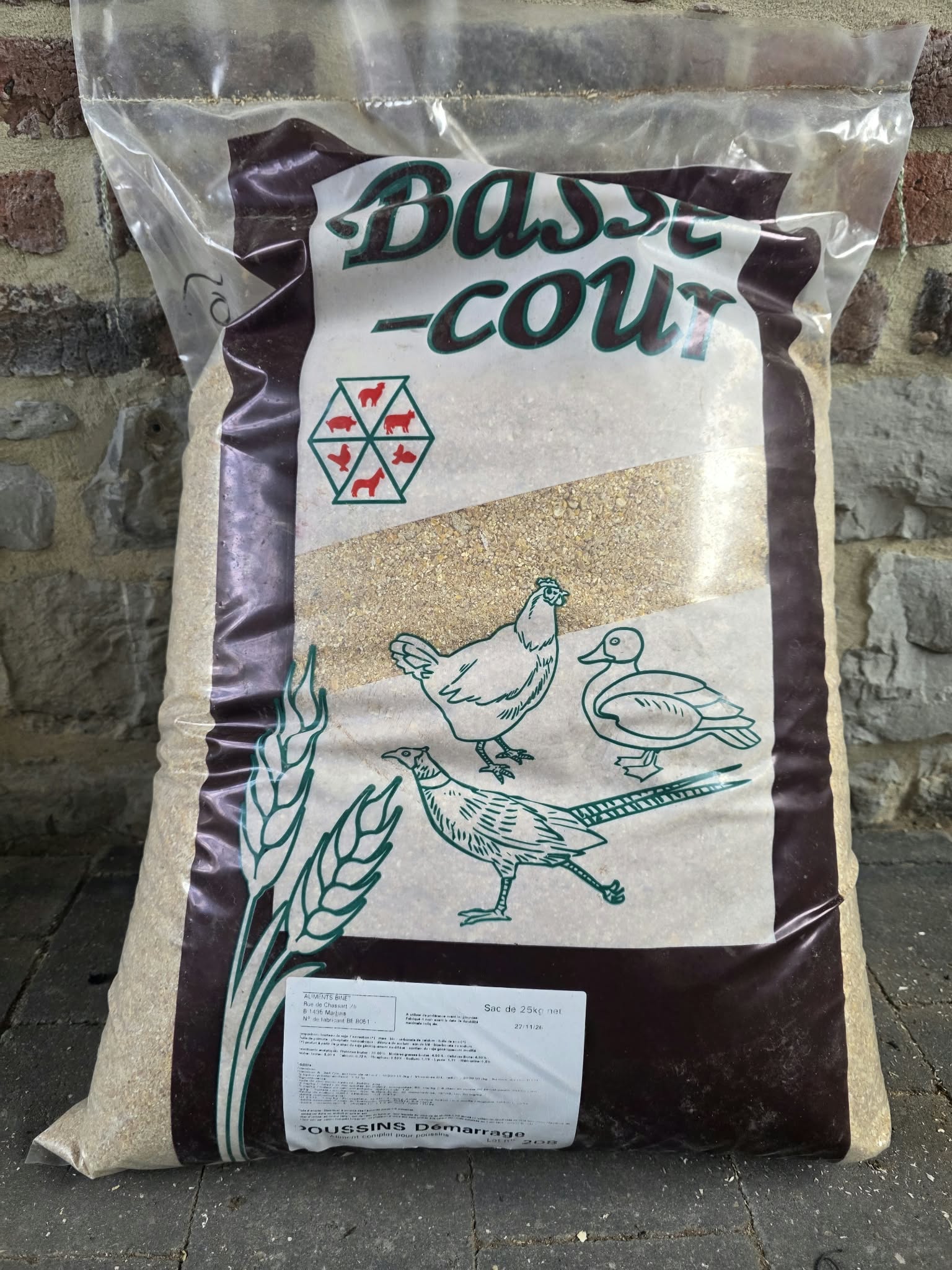 Sac bordeaux de farine de démarrage pour poussins
